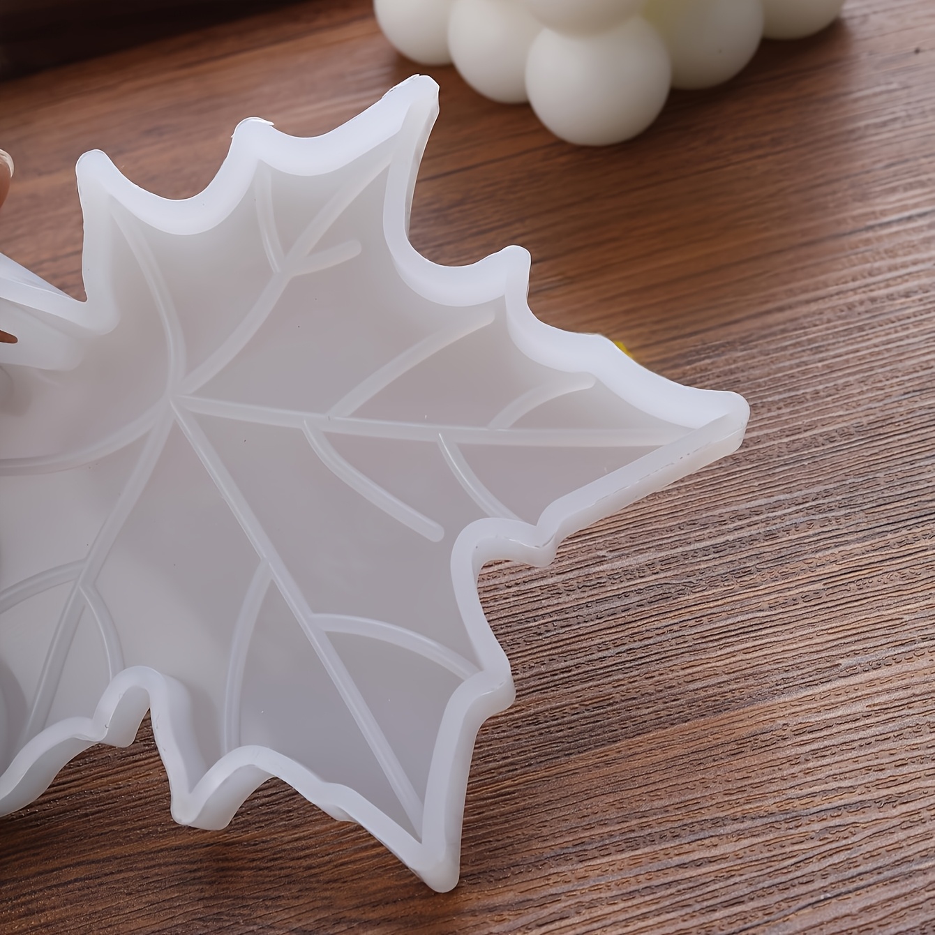 1PC Maple Leaf shaped Silicone - Soap Making Utensils 评论和价格